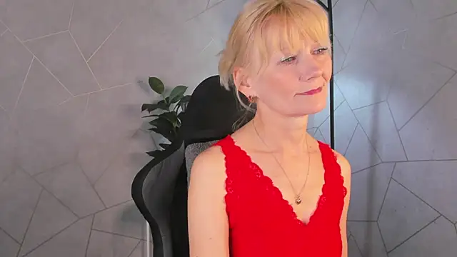 Julie Lucas online show from 05/14/26, 12:06