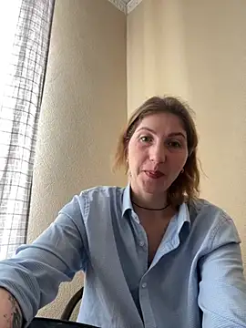 Snapshot of _Crystal_2 chatting on 02/06/26, 09:45 Crystal 2 online show from 02/06/26, 09:45