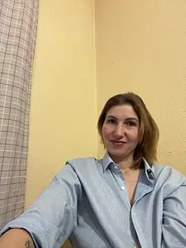 Snapshot of _Crystal_2 chatting on 02/11/26, 03:17 Crystal 2 online show from 02/11/26, 03:17