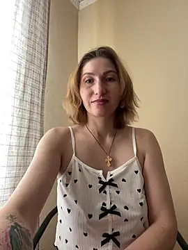 Snapshot of _Crystal_2 chatting on 02/18/26, 08:32 Crystal 2 online show from 02/18/26, 08:32