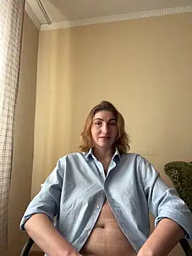 Snapshot of _Crystal_2 chatting on 03/04/26, 01:39 Crystal 2 online show from 03/04/26, 01:39