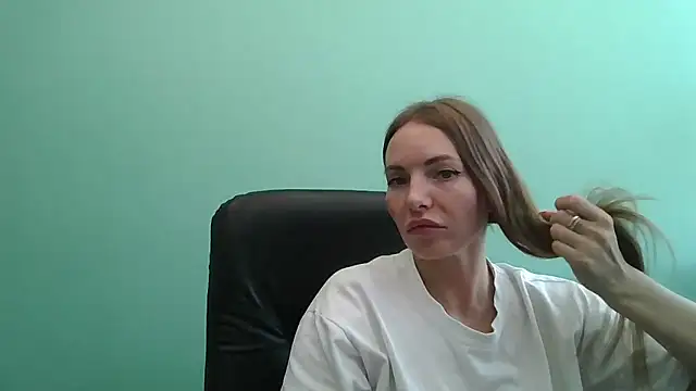 Snapshot of Valyssa chatting on 06/23/26, 08:45 Valyssa online show from 06/23/26, 08:45