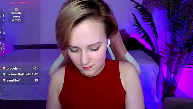 Snapshot of Ellie_Heavenly chatting on 02/01/26, 07:18 Ellie Heavenly online show from 02/01/26, 07:18