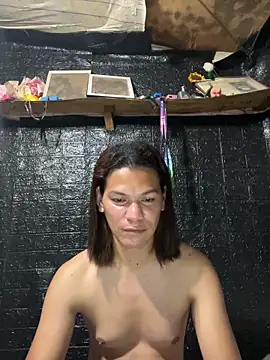 Snapshot of HugeAgatha chatting on 02/13/26, 02:13 HugeAgatha online show from 02/13/26, 02:13