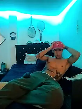 Snapshot of Santiagoo091 chatting on 01/13/26, 07:02 Santiagoo091 online show from 01/13/26, 07:02