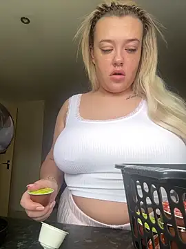 Princess-ivyxoxo online show from 04/17/26, 09:56