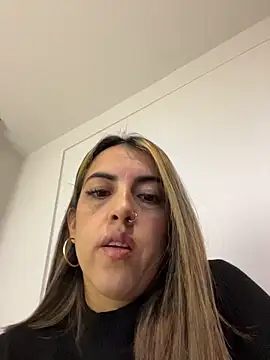 Snapshot of Paulinaa_bella chatting on 02/27/26, 11:38 Paulinaa bella online show from 02/27/26, 11:38