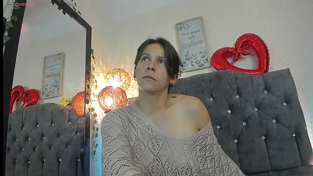 daenerys 11 online show from 01/14/26, 01:50