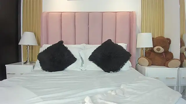 xXxSamantha   online show from 02/26/26, 09:58