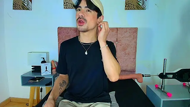 Ethan Briggs  online show from 02/06/26, 04:06