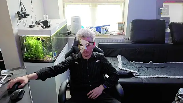 Rayzel White online show from 02/01/26, 12:15