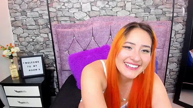 Snapshot of honey__lemon7 chatting on 01/14/26, 03:01 honey lemon7 online show from 01/14/26, 03:01