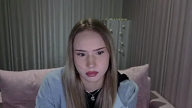 White  a  Black online show from 01/15/26, 09:36