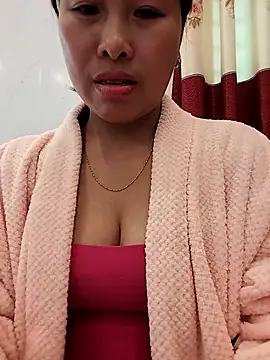 Snapshot of LanNhi_007 chatting on 01/14/26, 08:31 LanNhi 007 online show from 01/14/26, 08:31