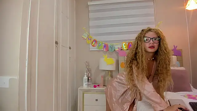 isabela  x online show from 04/06/26, 11:33