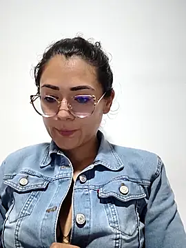 Snapshot of Freyarosse chatting on 02/06/26, 10:51 Freyarosse online show from 02/06/26, 10:51