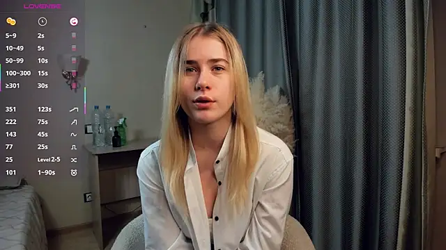 LuanaFincel online show from 02/08/26, 01:09