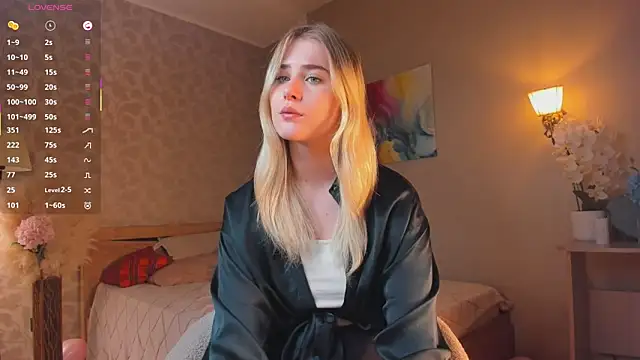 LuanaFincel online show from 02/19/26, 01:12