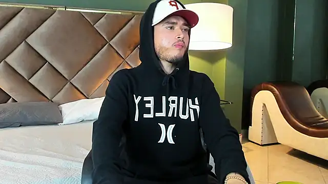 Snapshot of Salvattore_Muller chatting on 02/09/26, 06:39 Salvattore Muller online show from 02/09/26, 06:39