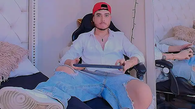 Snapshot of Salvattore_Muller chatting on 02/10/26, 08:35 Salvattore Muller online show from 02/10/26, 08:35