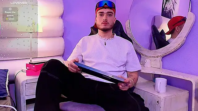 Snapshot of Salvattore_Muller chatting on 02/12/26, 08:37 Salvattore Muller online show from 02/12/26, 08:37