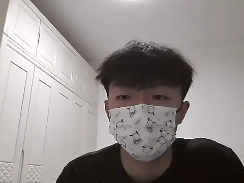 Snapshot of Chocolates-001 chatting on 01/14/26, 12:33 Chocolates-001 online show from 01/14/26, 12:33