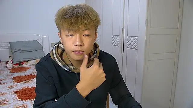 Chocolates-001 online show from 02/04/26, 10:54