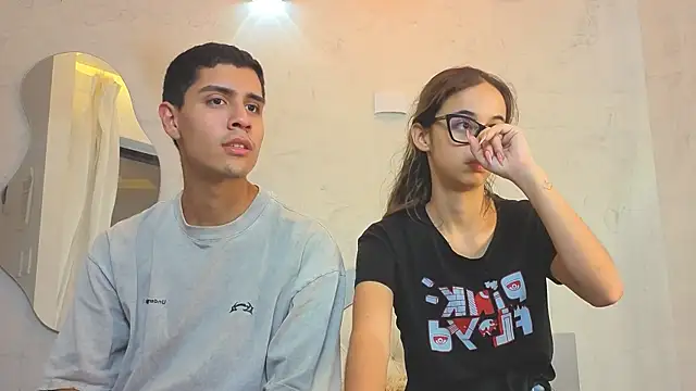 Snapshot of bastian_and_samantha chatting on 05/09/26, 04:28 bastian and samantha online show from 05/09/26, 04:28