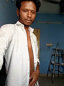 Snapshot of stylee_satheesh chatting on 06/23/26, 04:21 stylee satheesh online show from 06/23/26, 04:21
