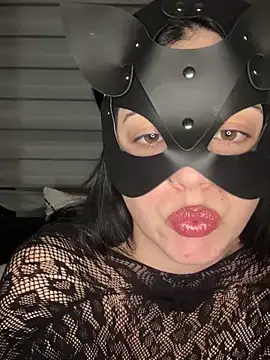 Snapshot of EvaLina111 chatting on 02/14/26, 05:21 EvaLina111 online show from 02/14/26, 05:21