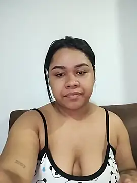 Snapshot of cami__sexy chatting on 05/23/26, 04:50 cami sexy online show from 05/23/26, 04:50