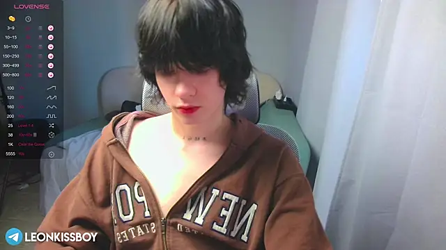 LeonBoykisser online show from 03/15/26, 05:35