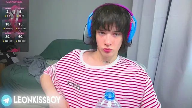 LeonBoykisser online show from 04/20/26, 06:53