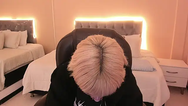 Bela Craxkerr online show from 04/06/26, 12:39