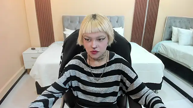 Bela Craxkerr online show from 04/25/26, 01:03