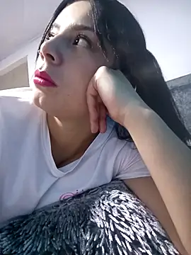 adhara montiel  online show from 02/14/26, 01:57