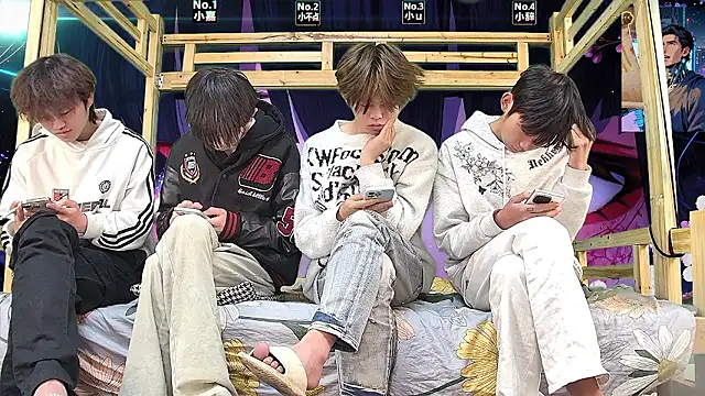 xiaohuangren01 online show from 03/16/26, 04:51