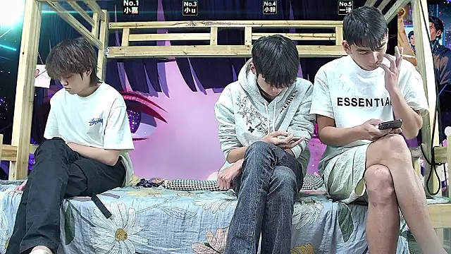 xiaohuangren01 online show from 03/20/26, 11:31