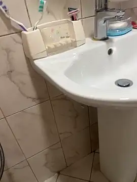 luvis69couple online show from 04/19/26, 11:09