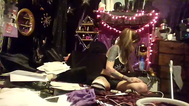 allymoon1369 online show from 04/24/26, 06:27