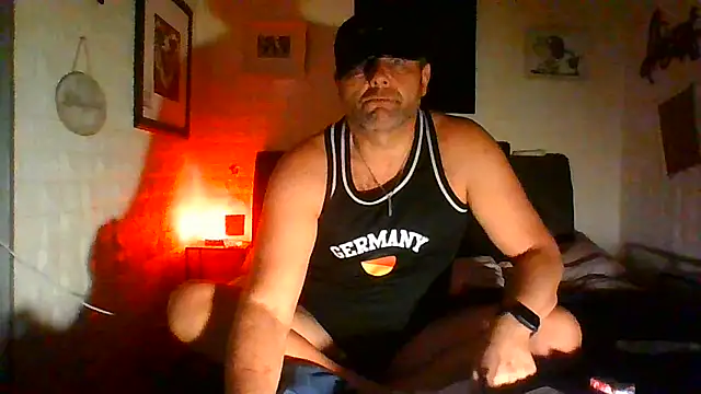 Snapshot of Funfukruon chatting on 08/06/26, 12:12 Funfukruon online show from 08/06/26, 12:12