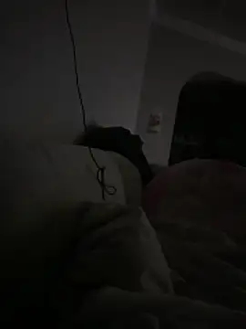 Snapshot of Tom32828 chatting on 02/18/26, 09:05 Tom32828 online show from 02/18/26, 09:05