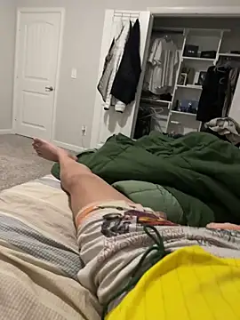 Snapshot of Tom32828 chatting on 02/19/26, 07:59 Tom32828 online show from 02/19/26, 07:59