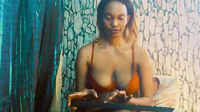 Caramelminxxx1 online show from 04/20/26, 06:38