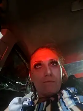 LadySn0w26 online show from 04/10/26, 01:44