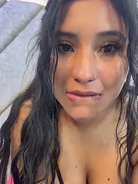 valenlopezz  online show from 06/21/26, 06:54