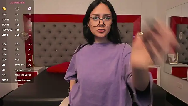 NiccolleHall online show from 02/10/26, 01:15