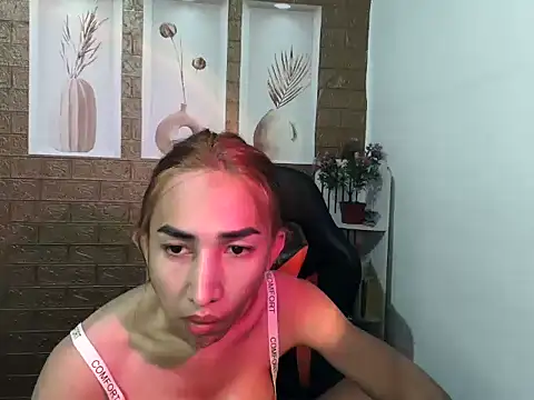 Snapshot of Yourhugedominant chatting on 01/15/26, 01:59 Yourhugedominant online show from 01/15/26, 01:59