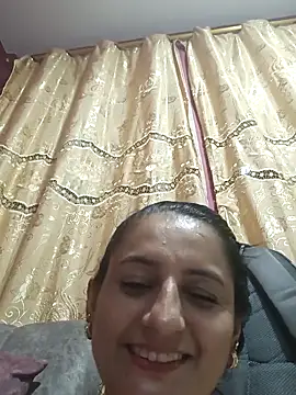 Snapshot of Luna_seductora12 chatting on 02/16/26, 05:36 Luna seductora12 online show from 02/16/26, 05:36