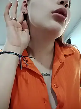 Snapshot of Crystaa12 chatting on 02/07/26, 12:53 Crystaa12 online show from 02/07/26, 12:53